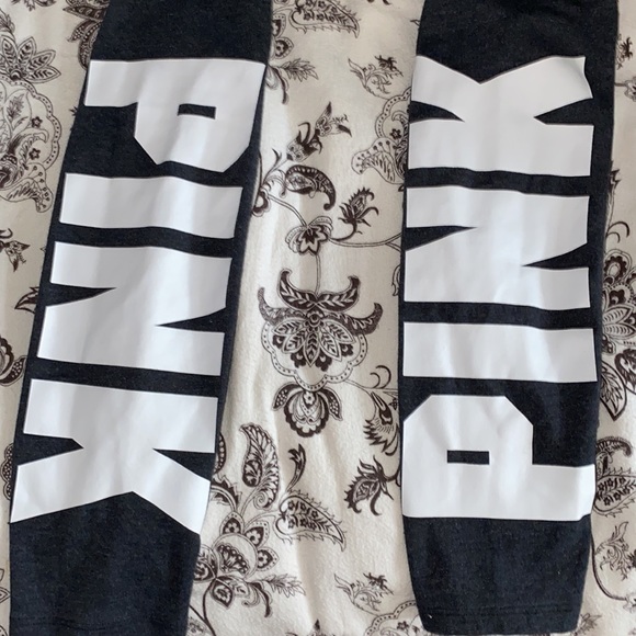 Brand pink Victoria’s secret’ size XS color grey and white - Picture 3 of 5